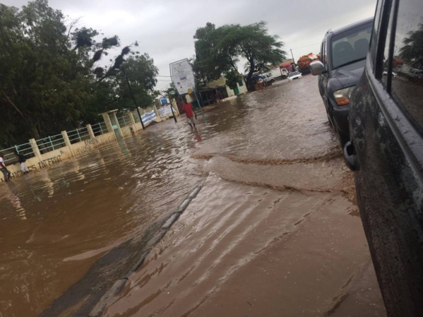 Dakar: Après la pluie, les embouteillages