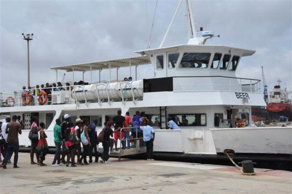 ALERTE SÉCURITÉ SUR LA CHALOUPE DE GORÉE : Une chaloupe en panne, une autre en service avec un seul moteur, comme avec...le bateau Joola