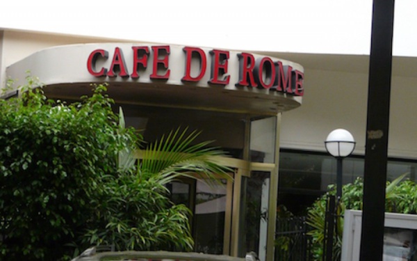 Scandale au Café de Rome : Des employés arrêtés