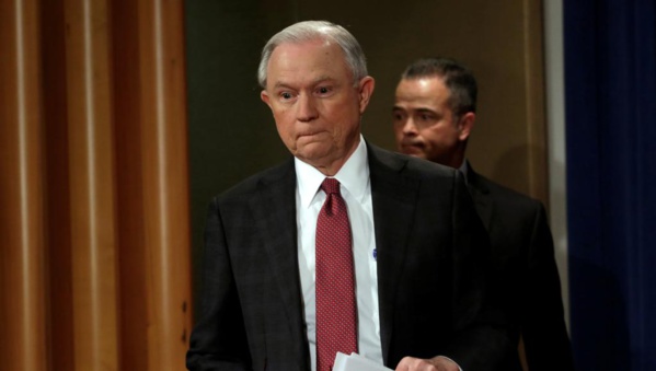 Etats-Unis: Sessions se récuse des enquêtes liées à la campagne