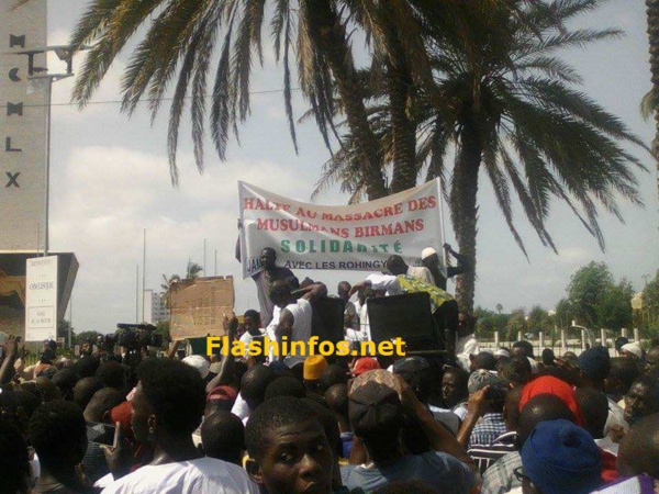 Dakar se mobilise pour dire Halte au massacre des musulmans Birmans (Photos)