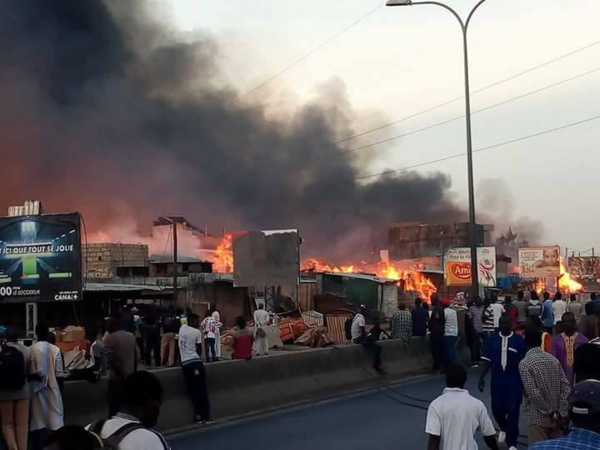 Incendie au Parc Lambaye : Dakar sans électricité