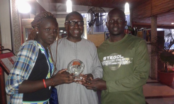 FRANCE : Des élèves du Lycée Ahoune Sané de Bignona remportent un Trophée pour le Président Mamina Kamara