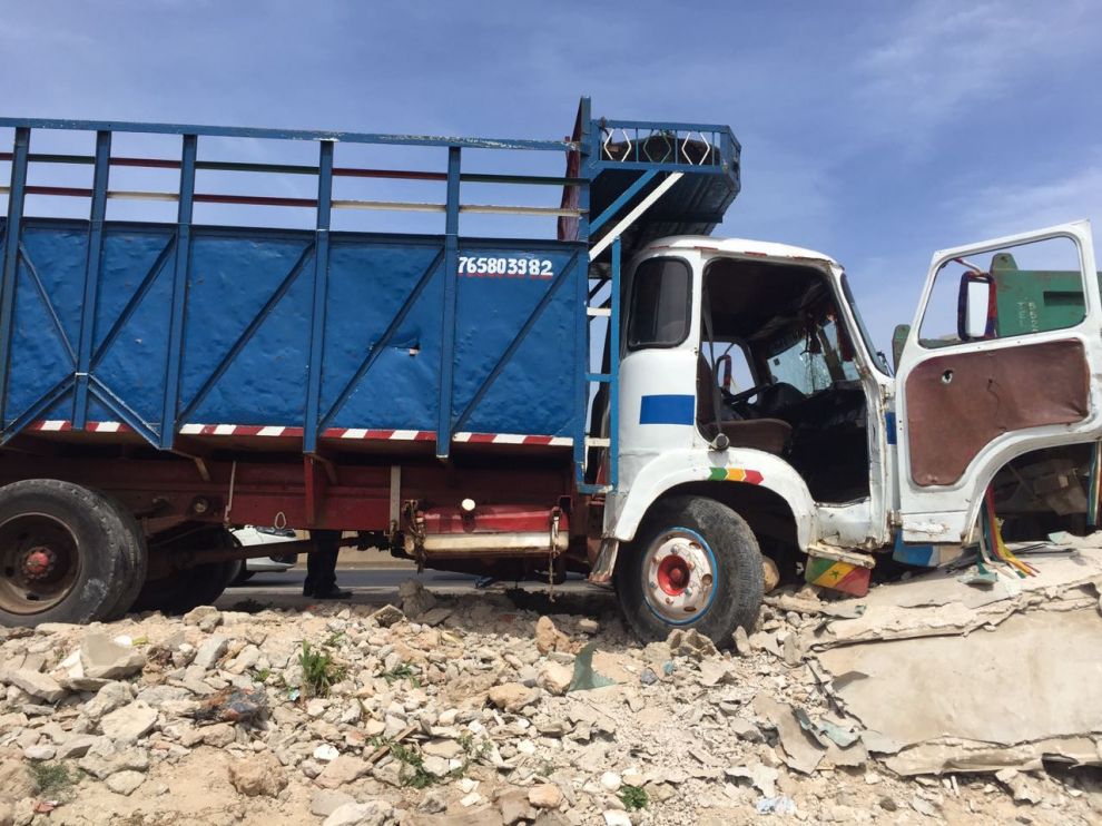 VIDEO : Un taximan écrasé par un camion à Yoff