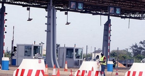 Le tronçon de l’autoroute à péage Diamniadio-AIBD-Sindia inauguré par Macky Sall