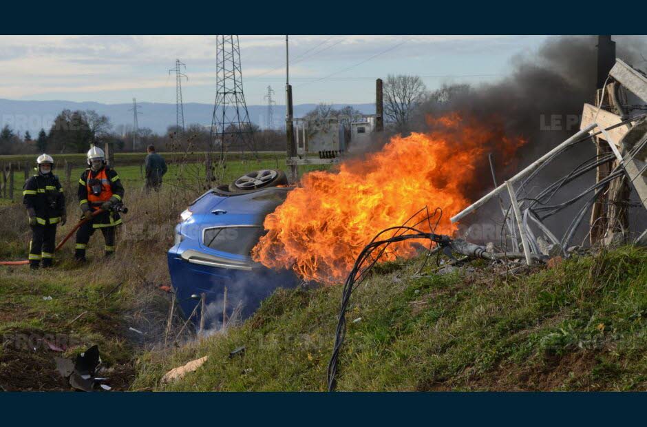 Urgent : Un bus transportant des "Thiantacounes" prend feu à Kolda