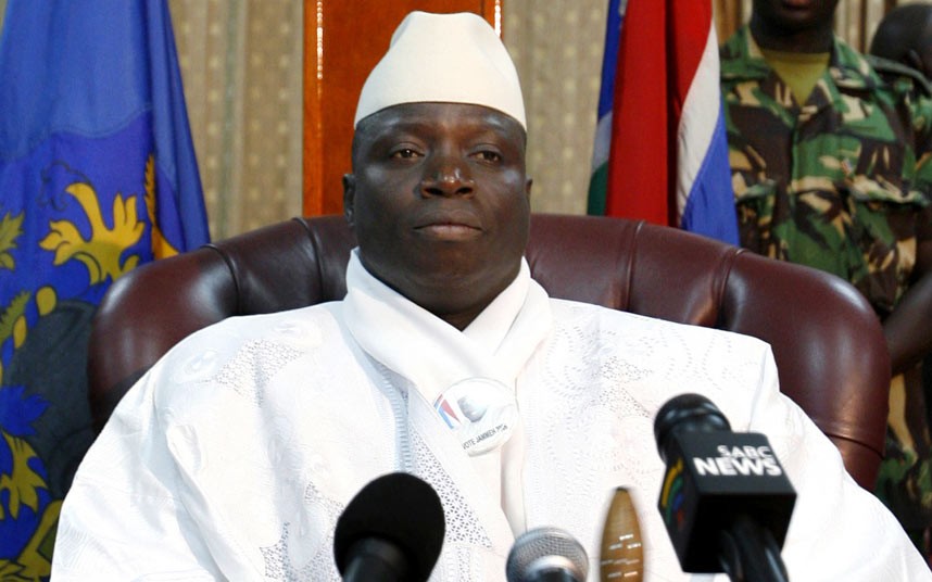 Jammeh se déclare vainqueur avec 280 486 voix contre 227 708 pour Barrow