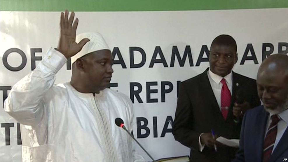 Révision : Barrow va nettoyer la constitution de Jammeh