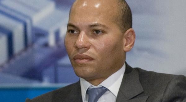 Aéroport LSS : Une mule de Karim Wade tombe avec des documents bancaires