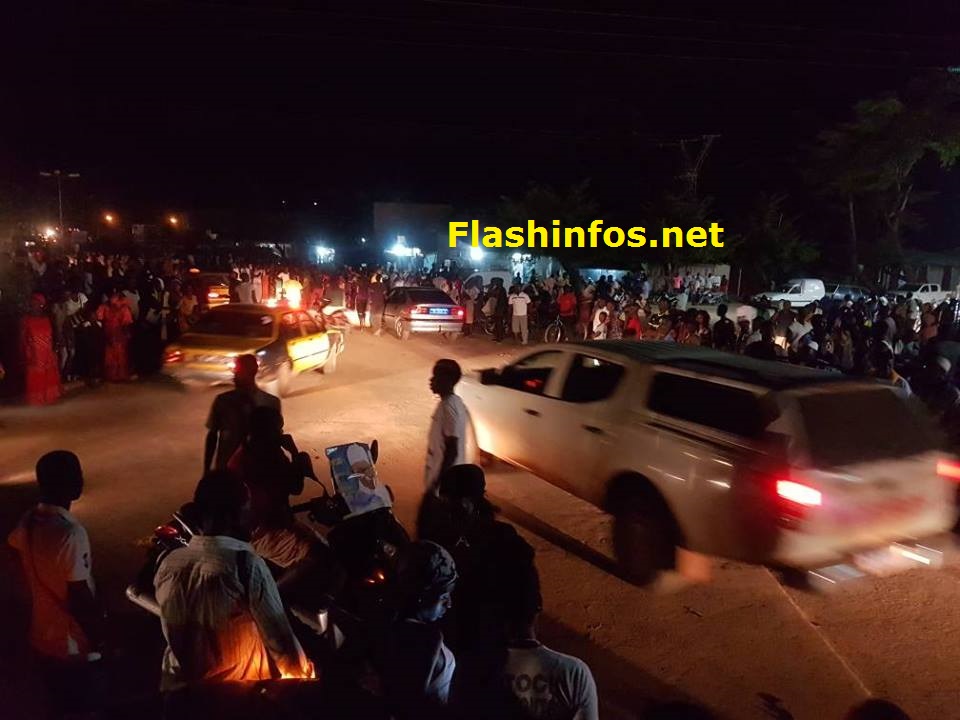 Accueil exceptionnel : Wade se tape un impressionnant bain foule à Ziguinchor