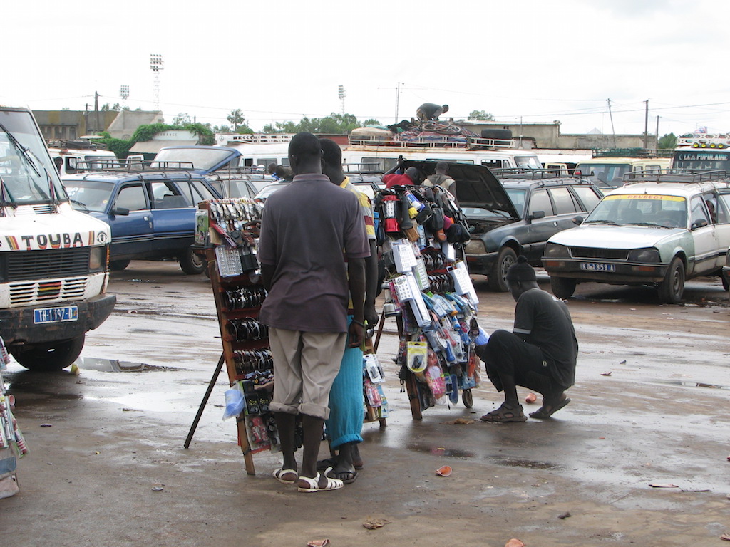 ZIGUINCHOR : Envahie par les eaux de pluie, la gare routière évacuée et délocalisée illico presto