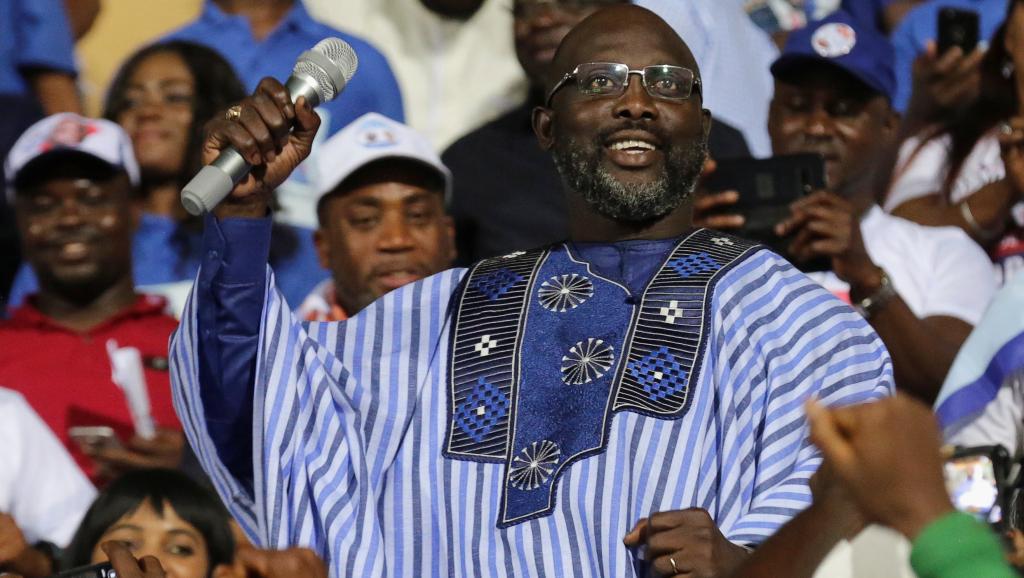 Liberia: l’ex-footballeur George Weah largement élu président