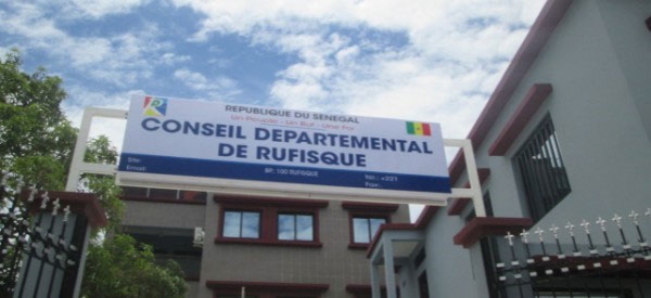 Rufisque : Le Conseil départemental expulsé de son siège pour…