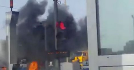 Accident: Un véhicule prend feu sur l'autoroute à péage