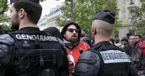 Les policiers manifestent contre la "haine anti-flic"