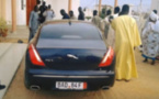 Cheikh Béthio reçoit un magnifique Jaguar offert par un talibé