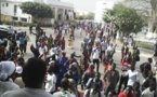 UCAD : Les étudiants bloquent l’Avenue Cheikh Anta Diop pour exiger leurs bourses de fin d’année